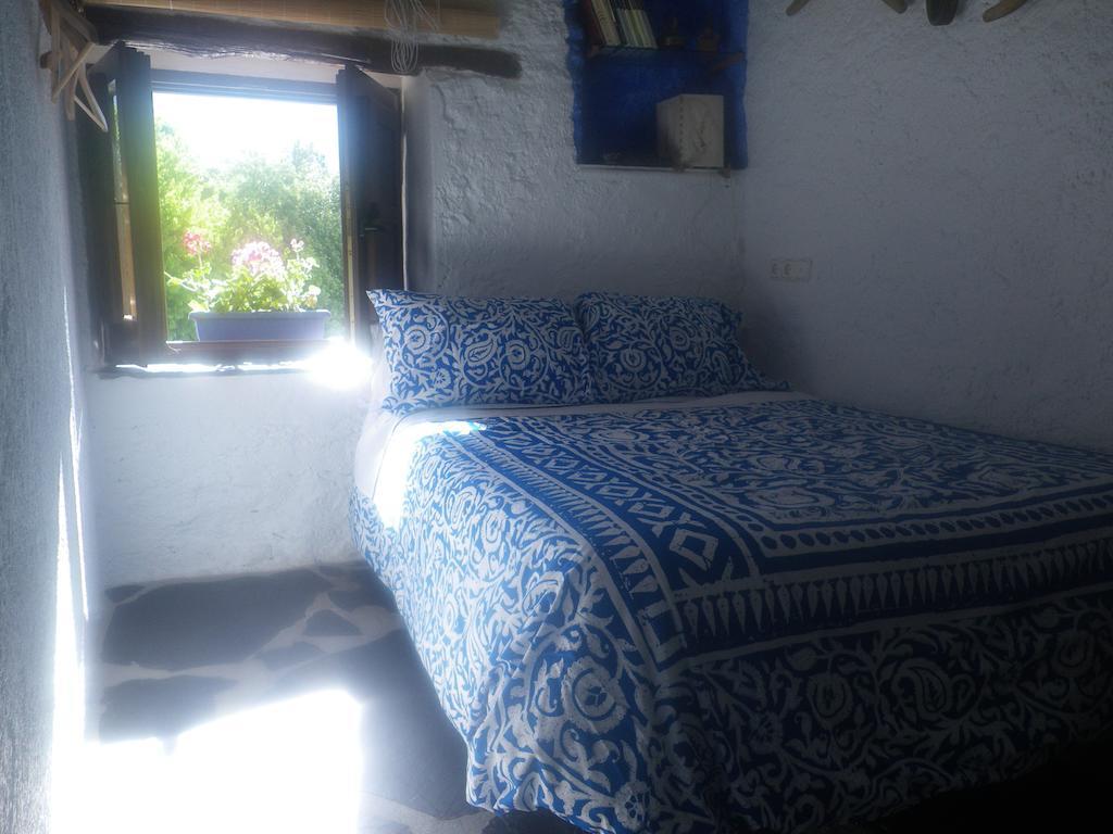 La Casa De La Bombilla Verde Trevélez Room photo