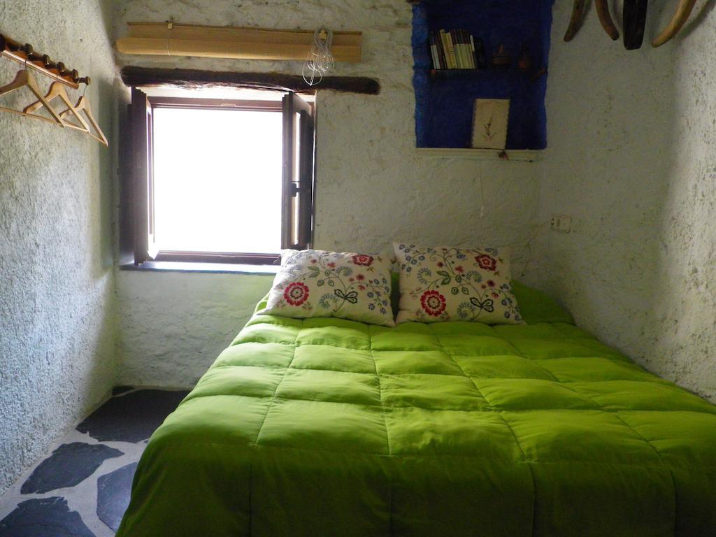 La Casa De La Bombilla Verde Trevélez Room photo