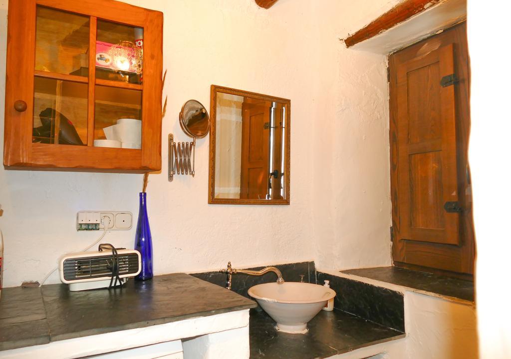 La Casa De La Bombilla Verde Trevélez Exterior photo